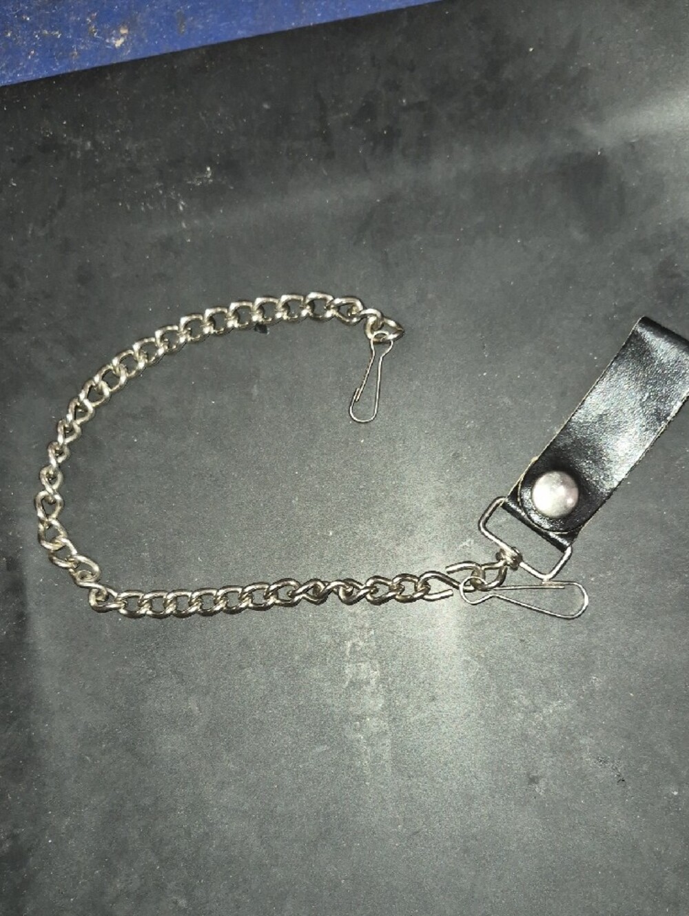Harley-Davidson Black Leather Wallet Chain with Silver Hardware - Picture 2 of 4